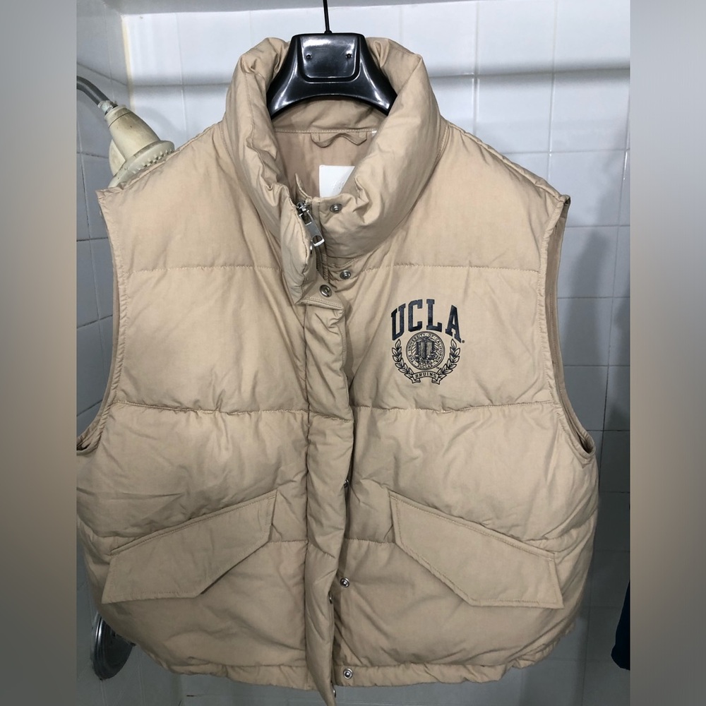 UCLA X H&M tan crop puffer vest size L Unisex